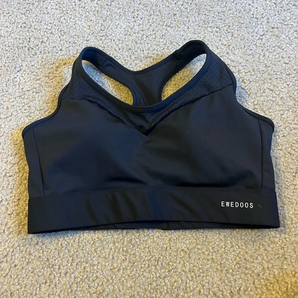 Ewedoos Women's Black Sports Bra